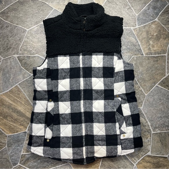 Maurices Black Buffalo Plaid Sherpa Block Vest - Picture 4 of 11